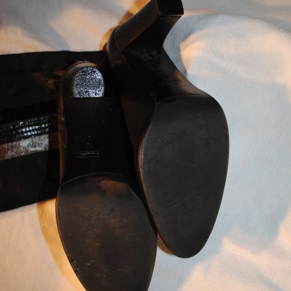 COACH BLACK  BOOTS  SLIGHTLY USED SZ 10B - Picture 3 of 4